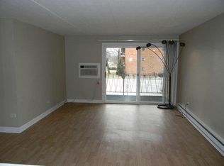 8100 W 87th St APT 1C, Hickory Hills, IL 60457