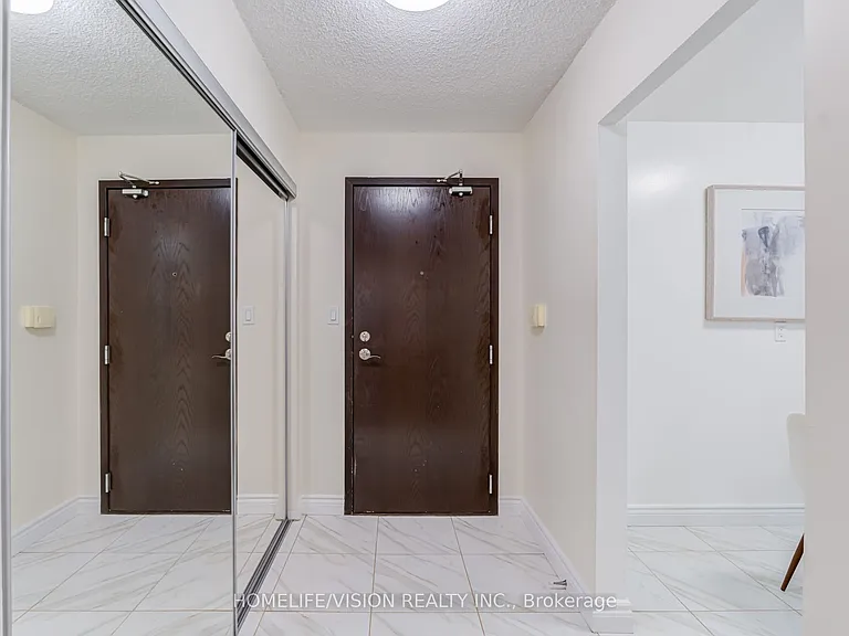 30 Greenfield Ave #903 — Photo 11