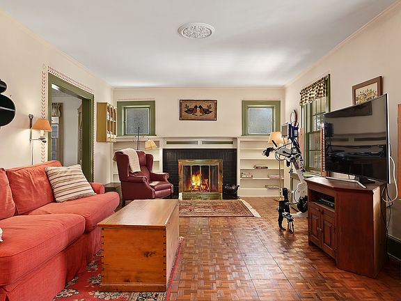 2nd image of 35 Clark St