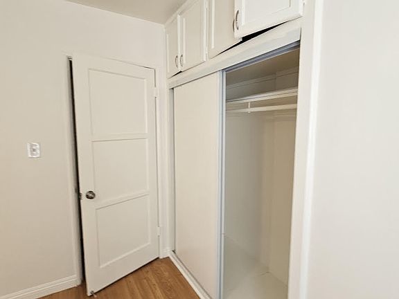 5th image of 3766 Barry Ave
