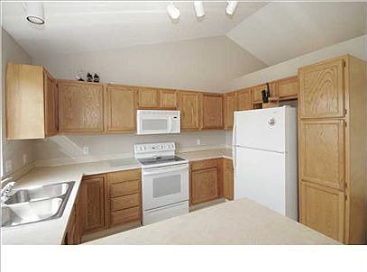 5th image of 4050 Ives Farm Ln NE