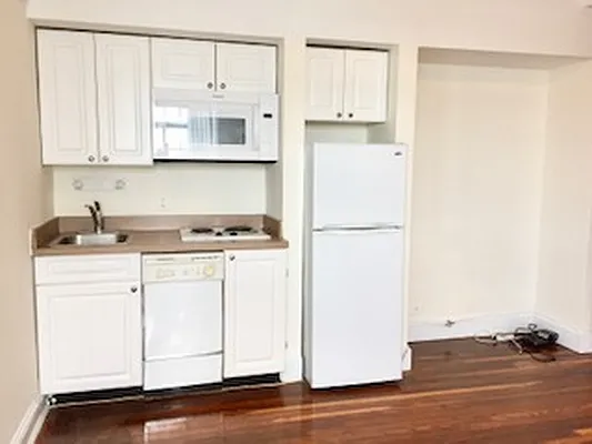 Rented by Brown Harris Stevens | media 6