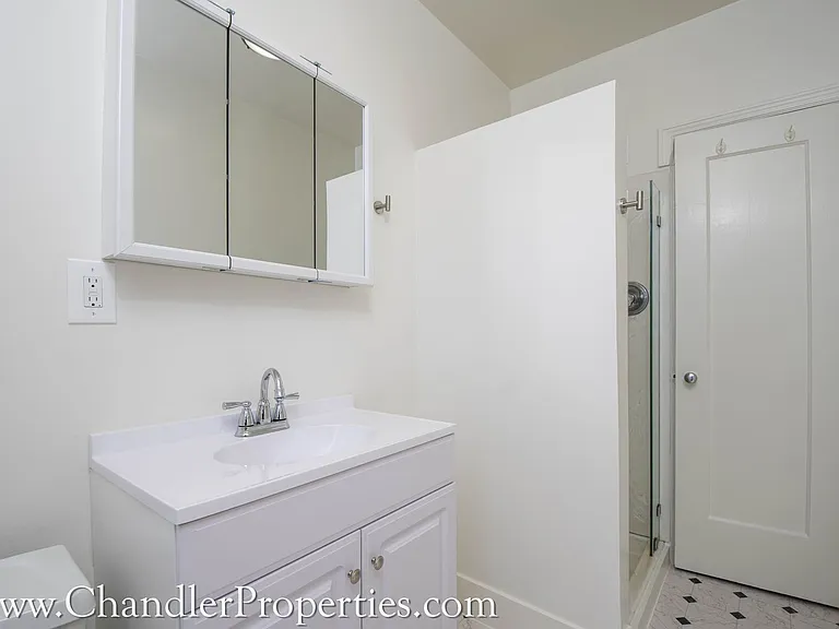 2351 Jackson St — Photo 8