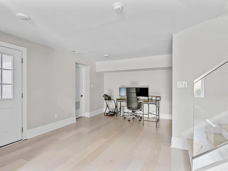 3513 Brook Dr — Photo 35