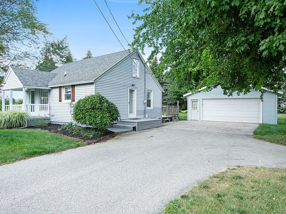 1811 Rosewood St, Jenison, MI 49428 Zillow