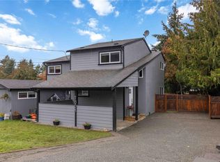 7004 Wallace Dr, Central Saanich, BC V8M1G1