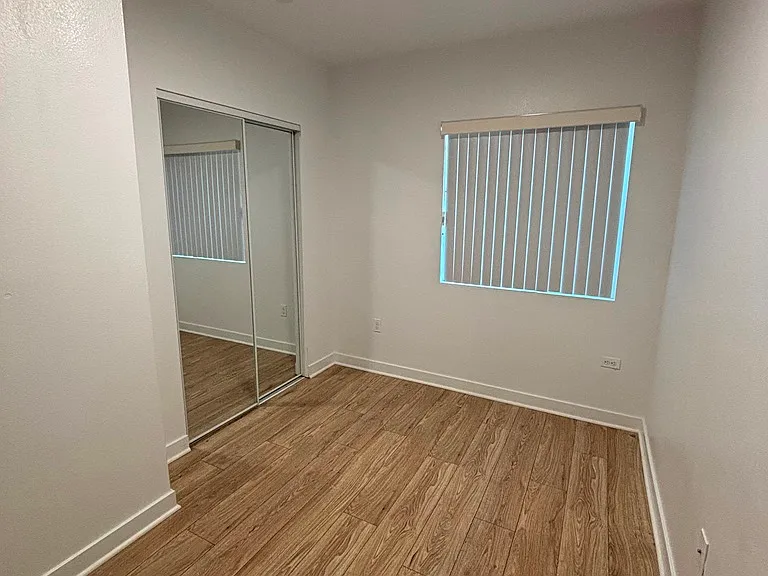 329 1/2 E Gage Ave — Photo 12