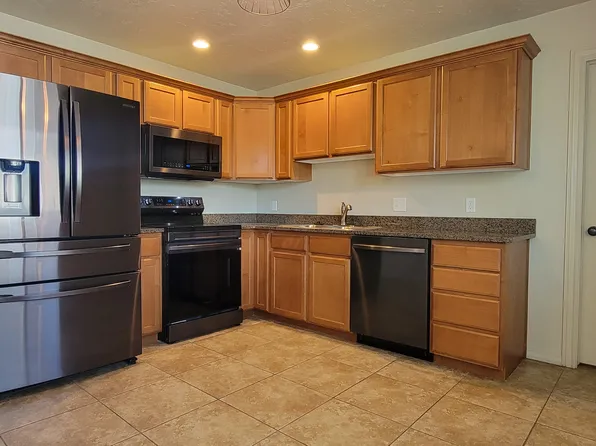891 E Bristle Pine Pl, Millcreek, UT 84106