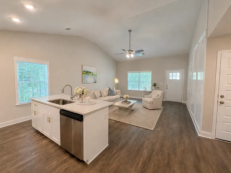 317A Cindy Ln — Photo 3