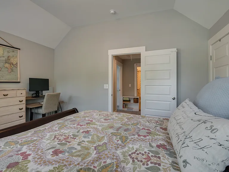 508 Morton Ave — Photo 29