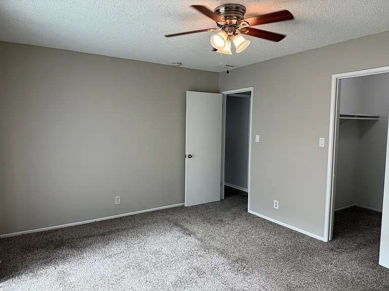 325 E Amerige Ave #A — Photo 24