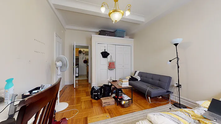 Rented by Bond New York | media 18