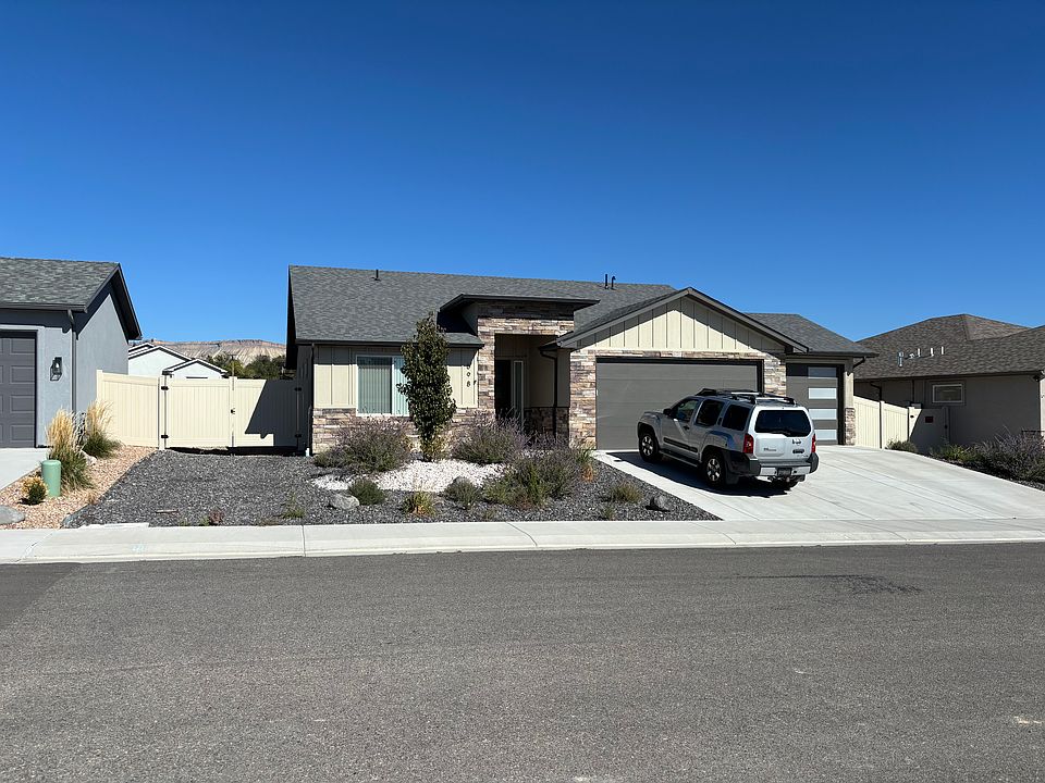 1st image of 698 Eadin Ln