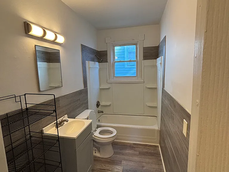 1210 Stewart St #2 — Photo 6