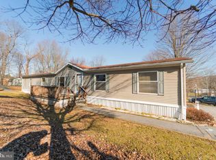 408 Meadow Ln, Shermans Dale, PA 17090