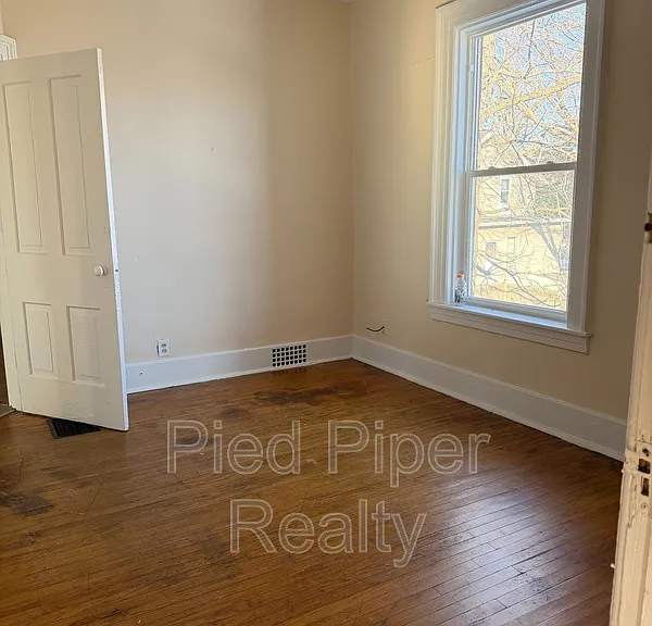 406 E Prospect Ter — Photo 5