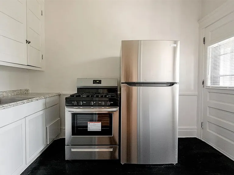 1633 W Forest Ave — Photo 7