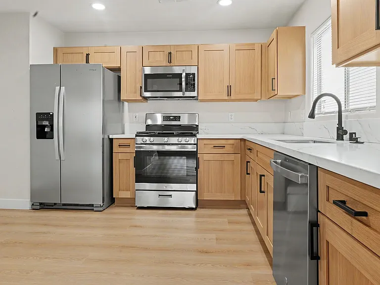 5162 Paradise Skies Ave — Photo 13