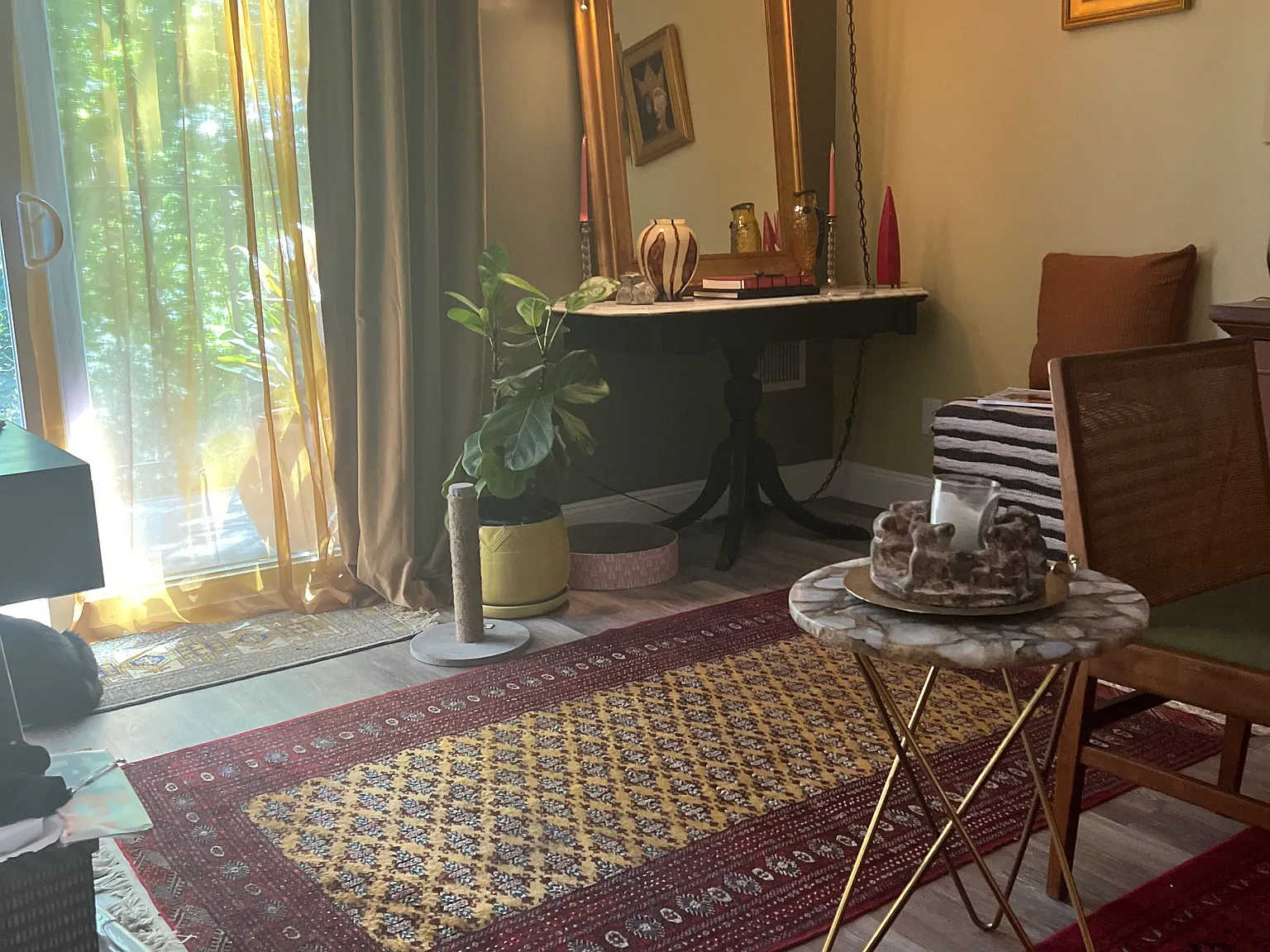 3 bed, 1000 sqft, $1,950 — Photo 1