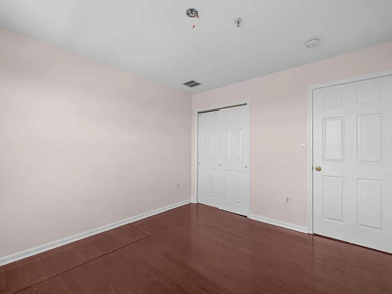 92 Lyon Ct — Photo 14