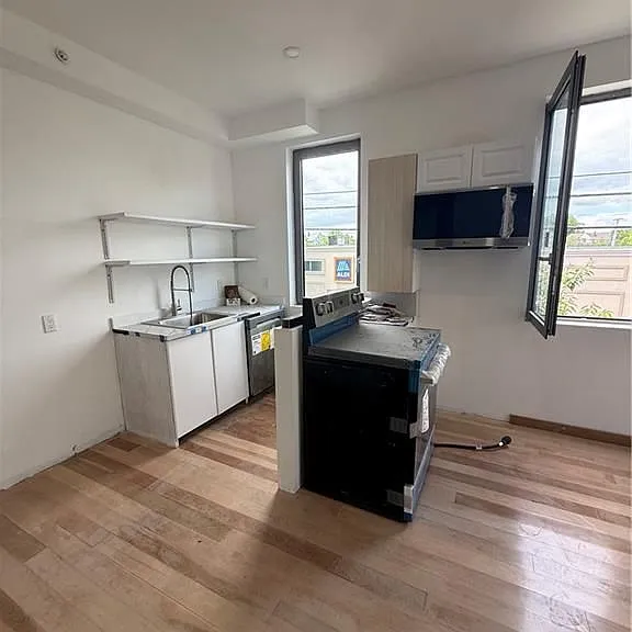 536 Smith St #203 — Photo 2