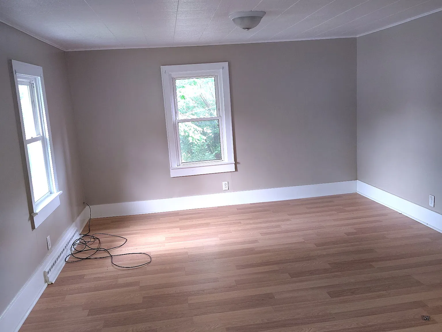 4 bed, 1.5 bath, 1600 sqft, $1,600 — Photo 3