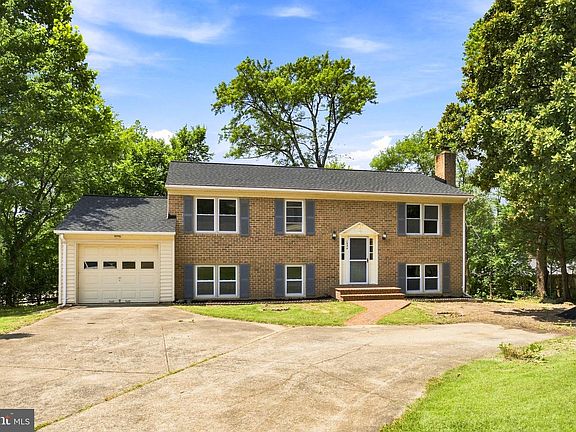 3rd image of 1534 Malvern Hill Pl