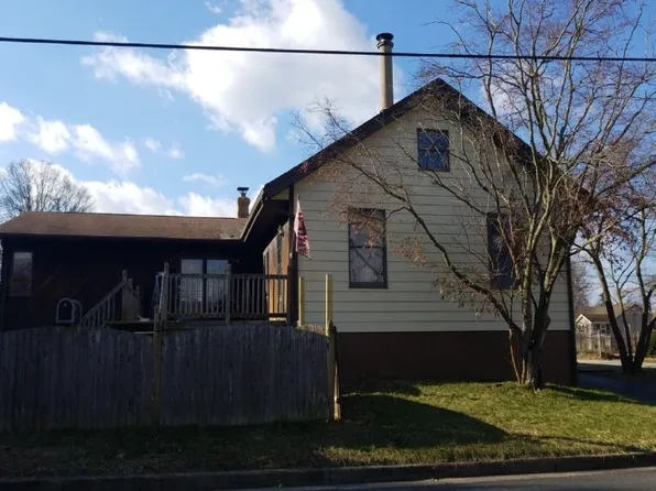 91 Castle Heights Ave, Pennsville, NJ 08070