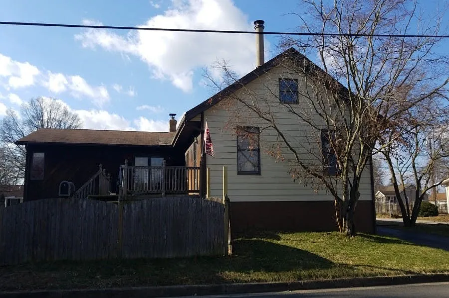 91 Castle Heights Ave photo 1
