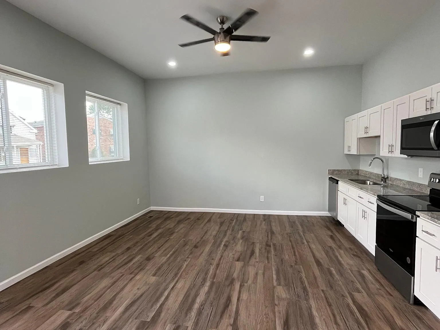 2 bed, 740 sqft, $1,200 — Photo 3