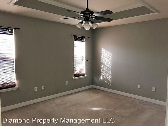 5th image of 504 Gaston Cir