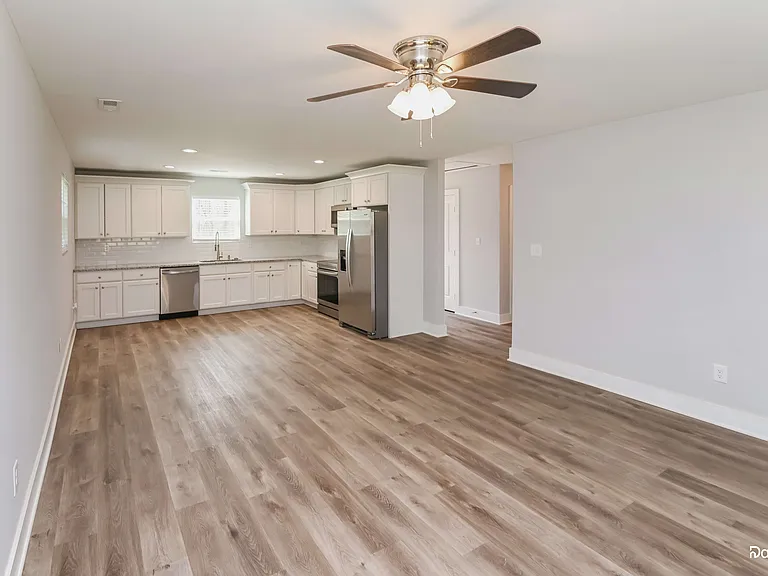 1207A Birch St — Photo 5