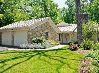 10 Court Of Fox River Valley, Lincolnshire, IL