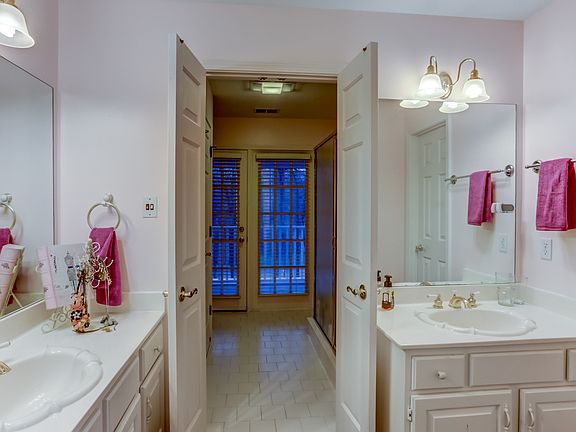 3rd image of 3676 Davies Manor Dr