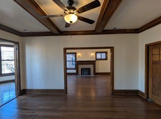 911 W Ainslie St, Chicago, IL 60640