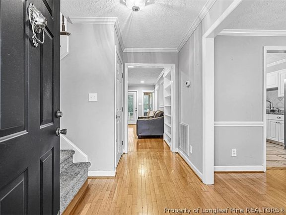 3rd image of 403 Lionshead Rd