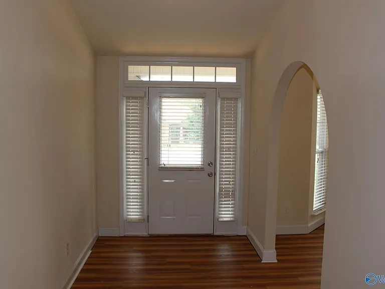 103 Glen View Dr — Photo 4