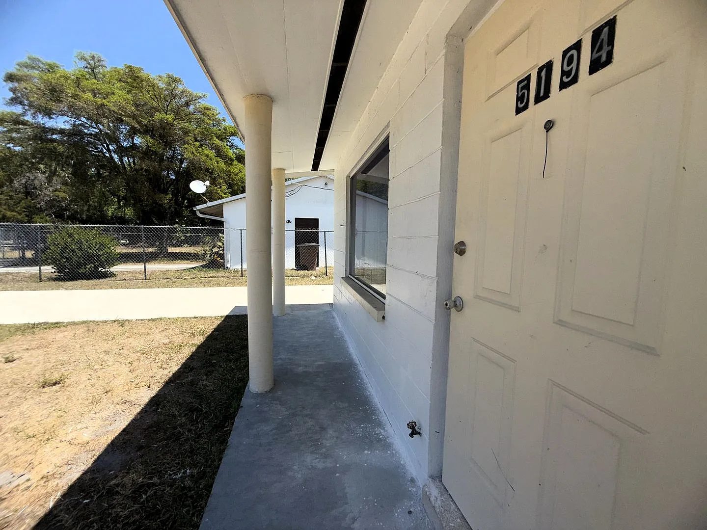 First Month Rent Free! 3/1 Home In Ft. Myers Sec. 8 Friendly! — Photo 2