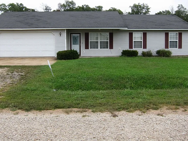 22194 Hedge Rd — Photo 1
