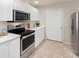2076 Newport Way NW #102, Issaquah, WA 98027