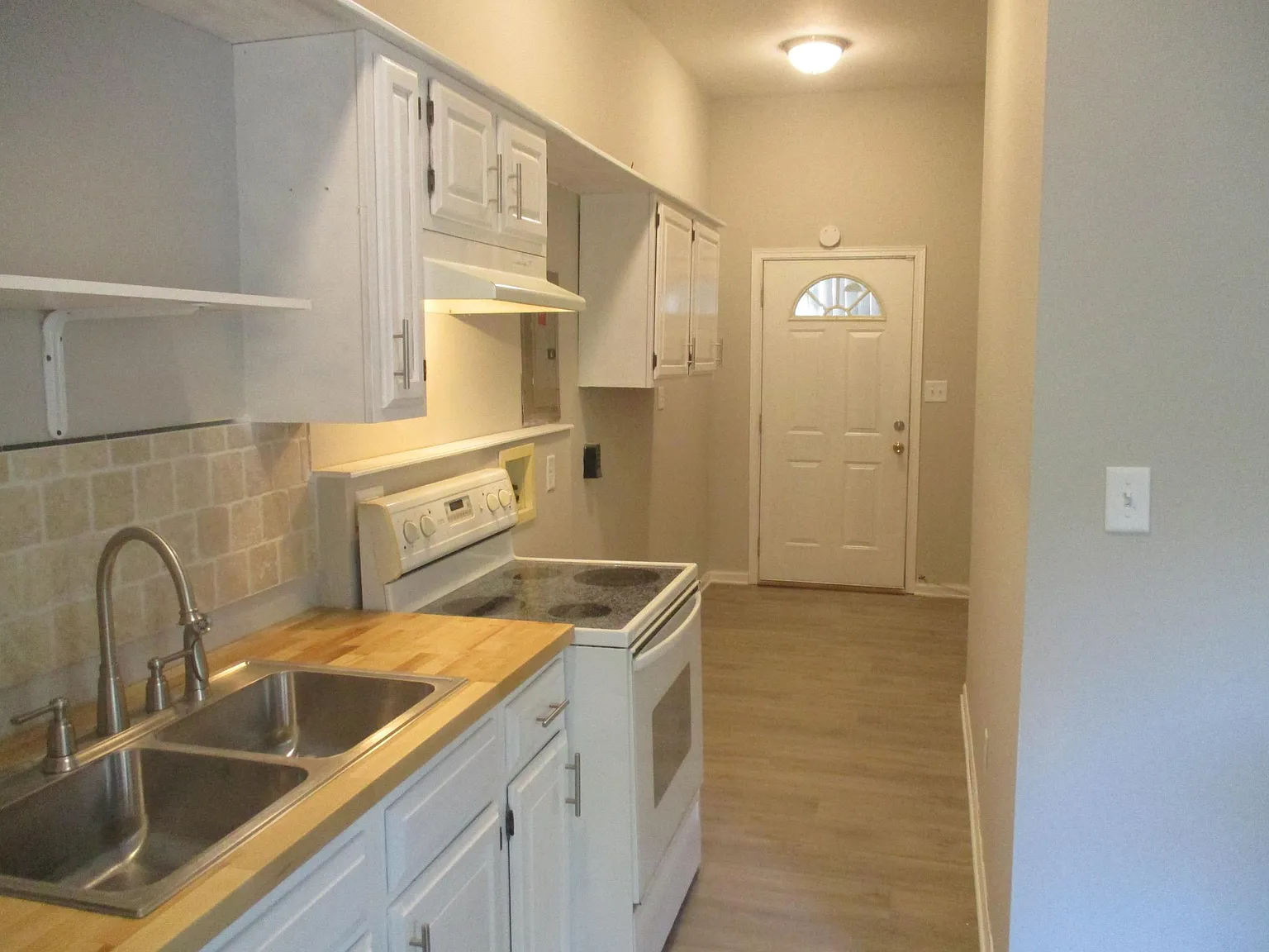 1 bed, 800 sqft, $825 — Photo 3