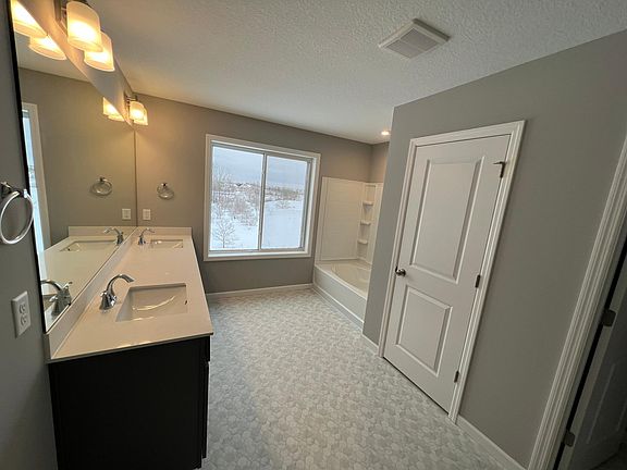 4th image of 14823 Willemite St NW
