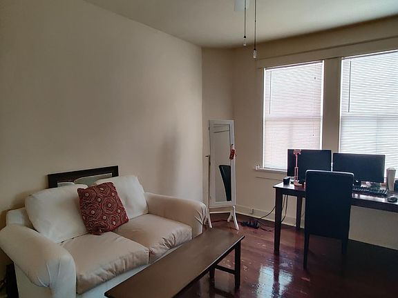 3rd image of 2822 Audubon St