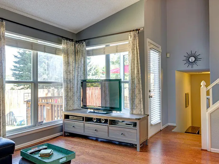 922 Hercules Cir — Photo 17