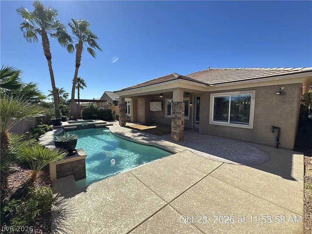 3 bed, 2.5 bath, 2667 sqft, $2,900 — Photo 2
