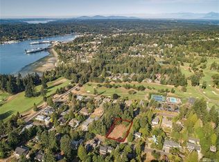 669 Alder Ave NE, Bainbridge Island, WA 98110