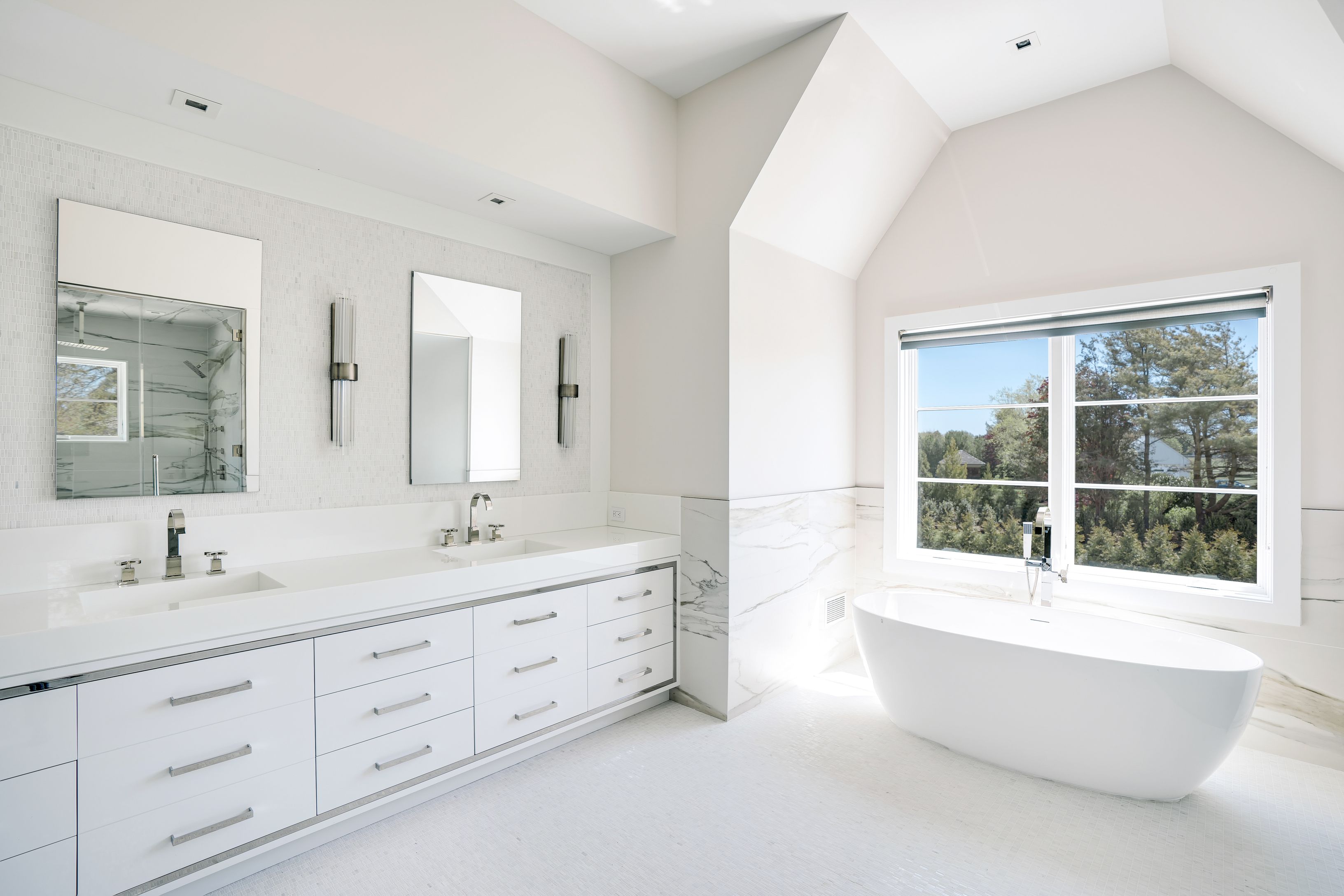 156 Summerfield Ln, Water Mill, NY 11976 Out East