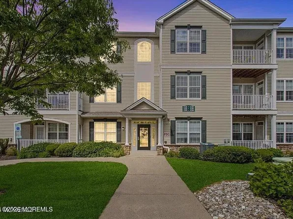 136 Mill Pond Way, Eatontown, NJ 07724