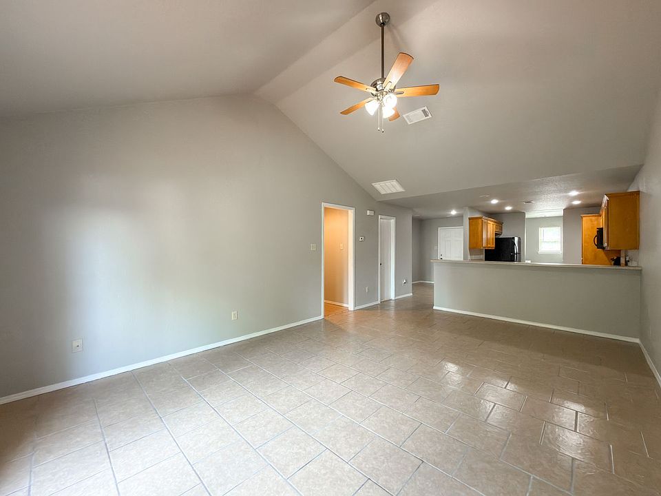 1st image of 906 N 46th St