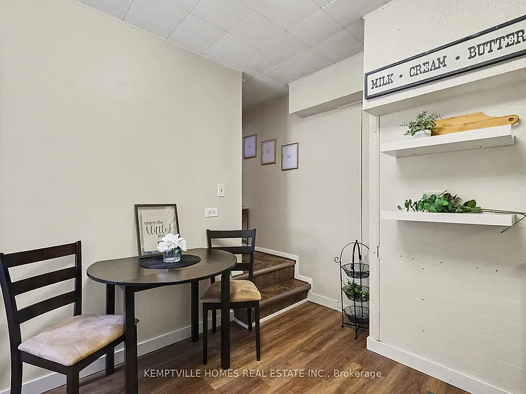 2-803 Saint Lawrence Ct #2 — Photo 5